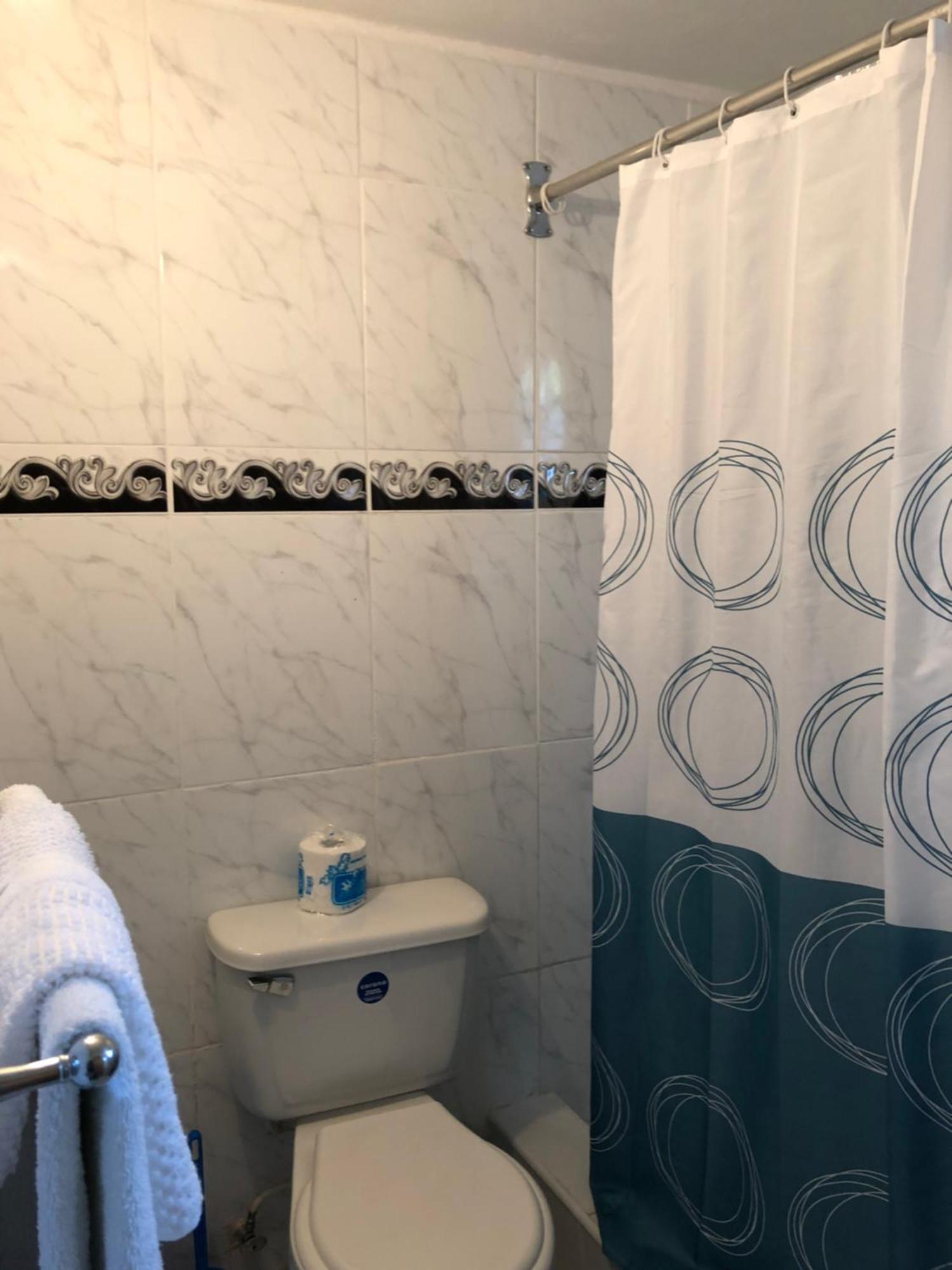 Goldenview Guesthouse Ocho Rios Bagian luar foto