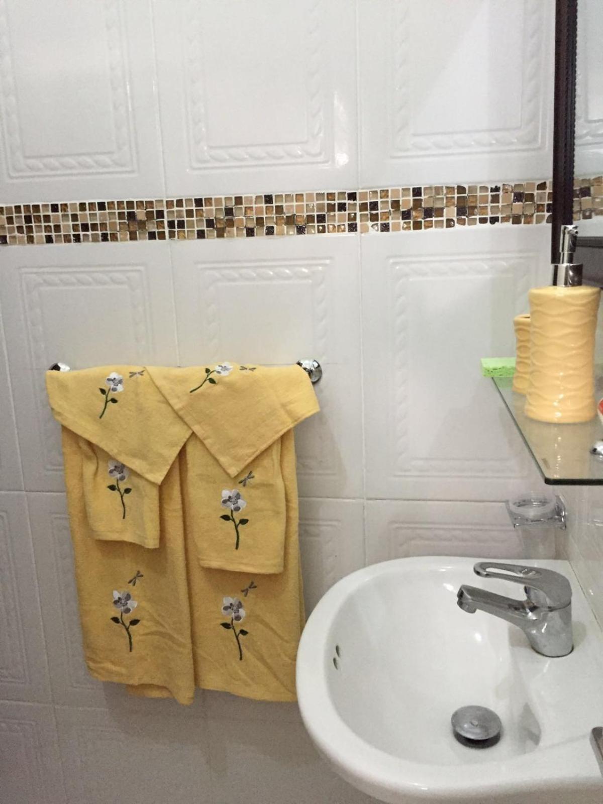 Goldenview Guesthouse Ocho Rios Bagian luar foto